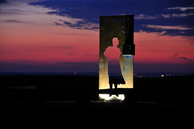 La voie des pionniers de Saint-Malo la nuit